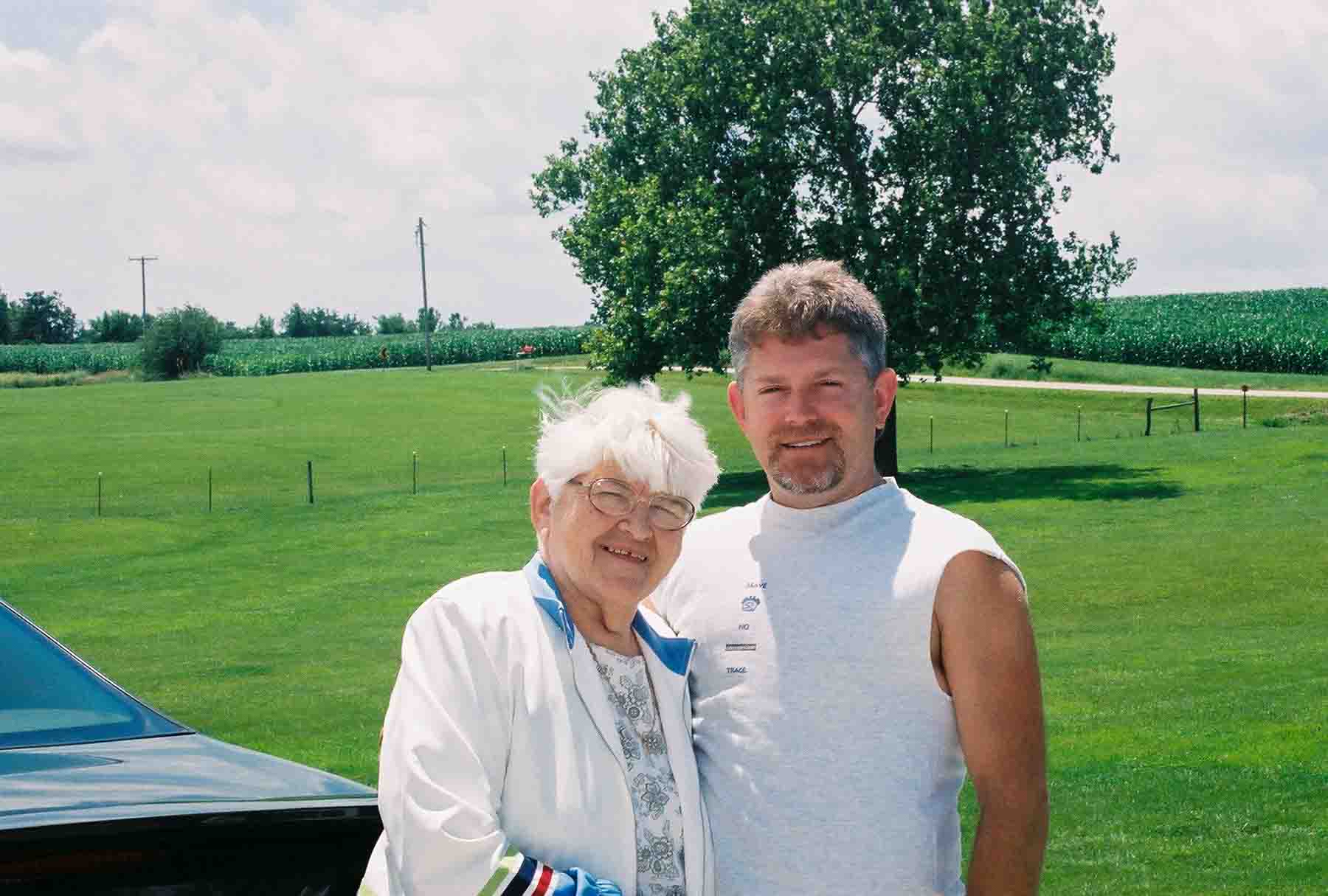 Paul Risner & Don's Aunt Evelyn Crabtree Risner.They came to visit while Julane was at the beach.
Source: DW Crabtree
Location: Librty, MO
Date: July 2004