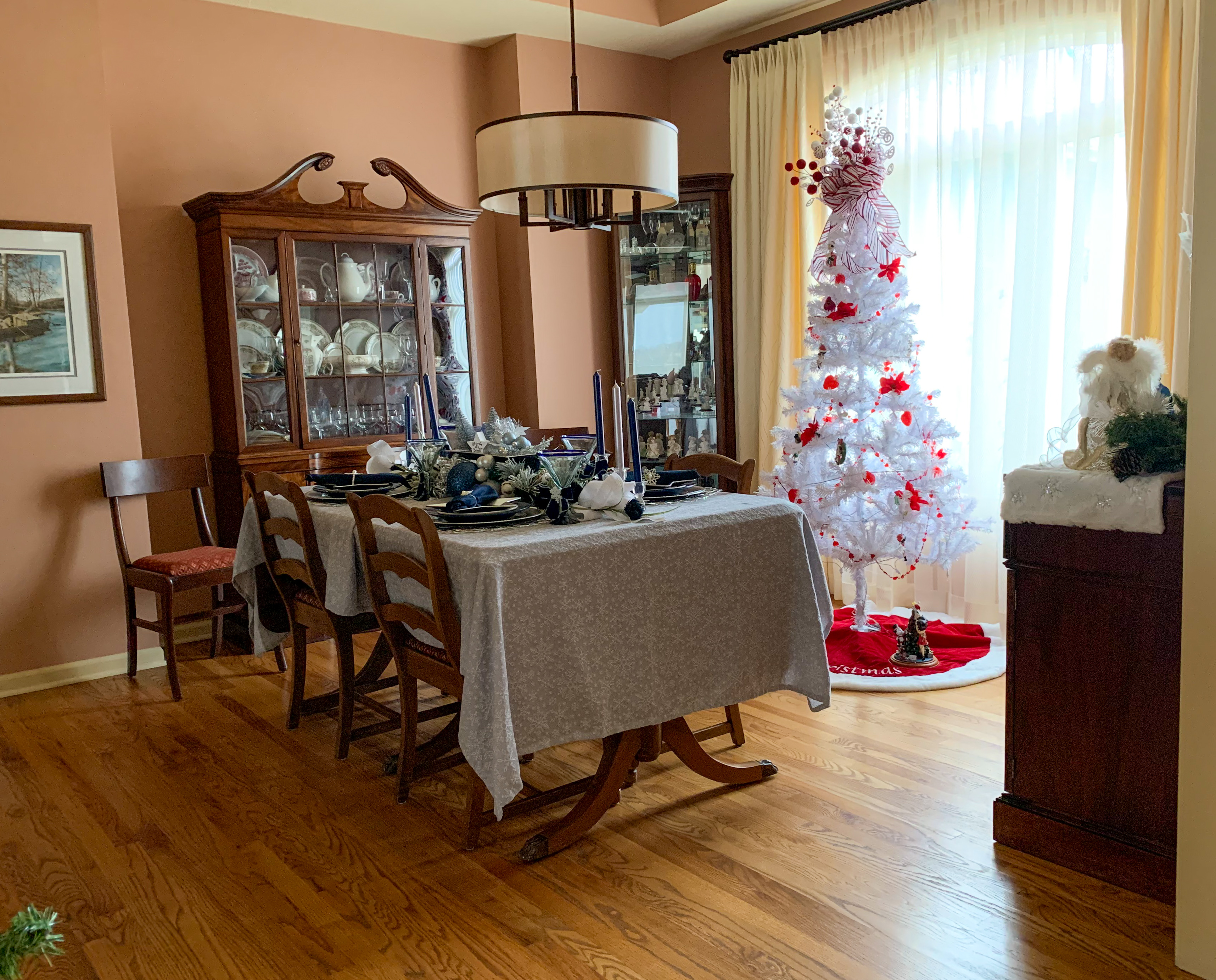 It's a blue Christmas Tree & decor this year.                                  Location:  11207 Wilmar Dr, Liberty MO 64068                                 Source: Julane Crabtree                                Date:  19 Dec 2022